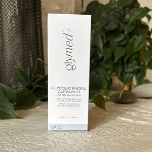 glynmed+ Glycolic Facial Cleanser 10% - Brand New in Box